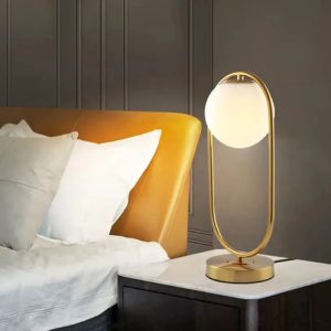 Luminaria De Mesa Oporto Dorado Globo De Vidrio Nordico - Imagen 5