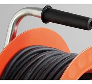 Alargue 2p+t Enrollador Ficha Industrial Famatel Ip67 30m - Imagen 2